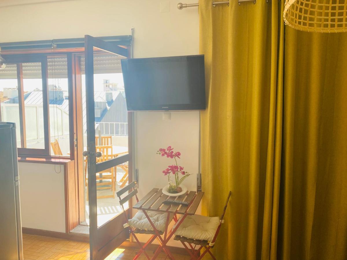 Apartamento Com Patio Na Rua Principal Da Cidade Порто Екстериор снимка